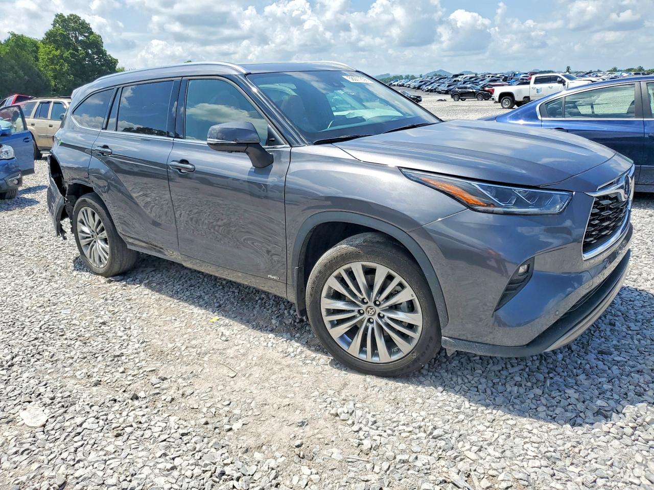 2024 TOYOTA HIGHLANDER