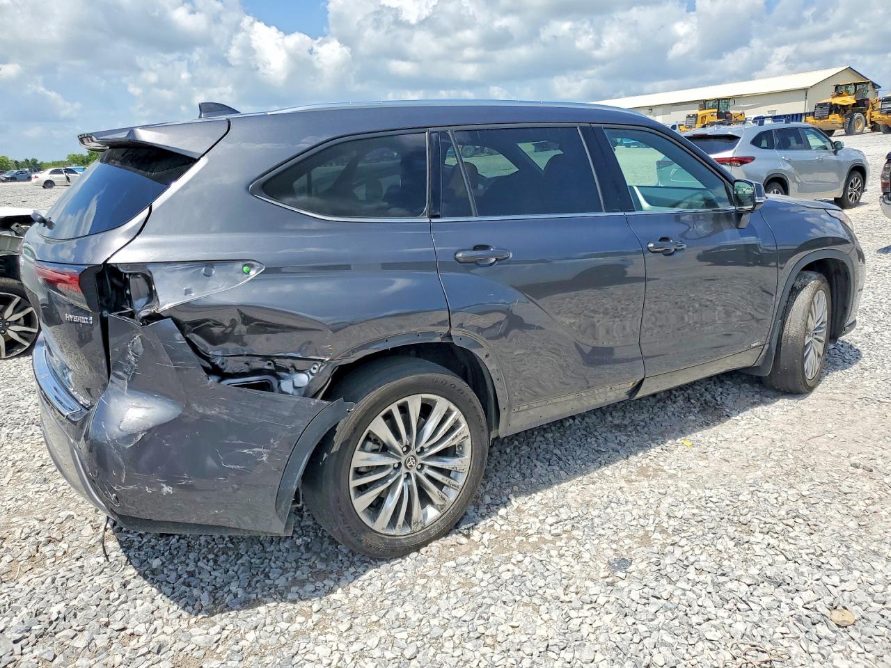 2024 TOYOTA HIGHLANDER