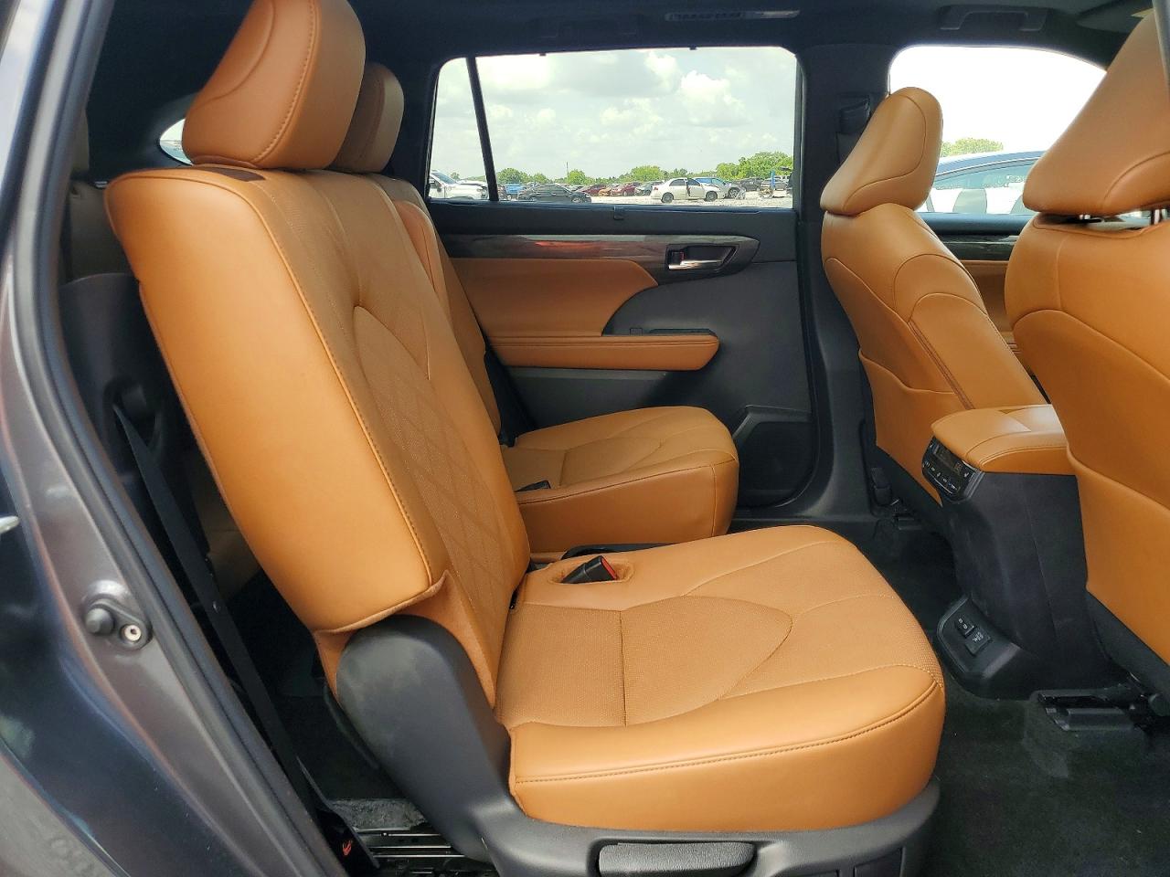 2024 TOYOTA HIGHLANDER
