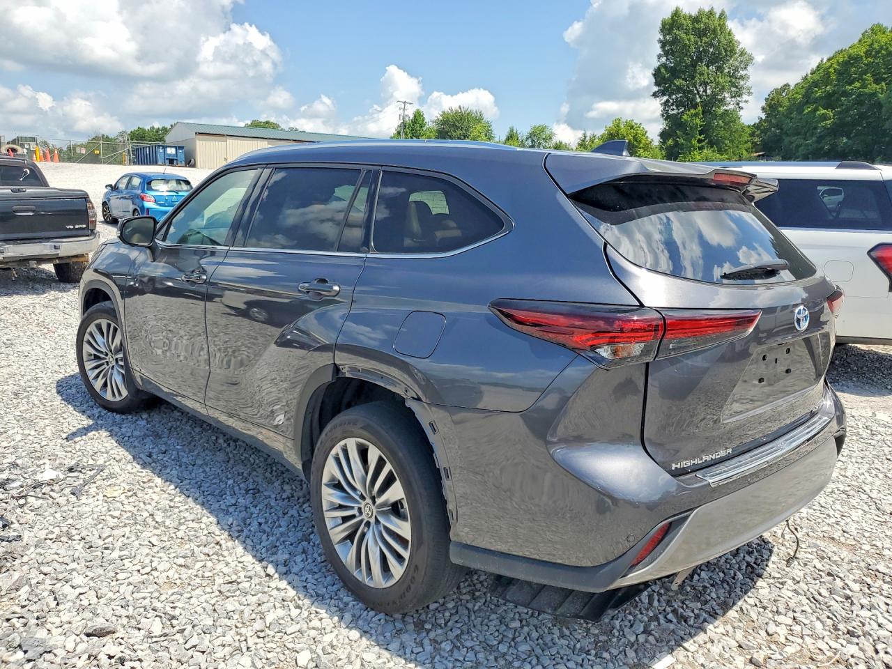 2024 TOYOTA HIGHLANDER