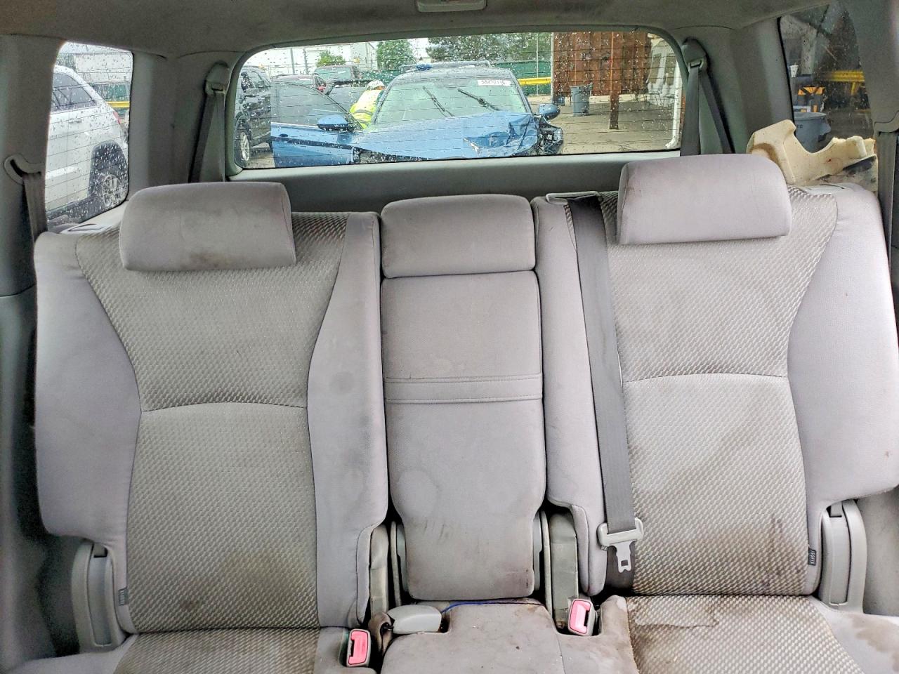 2004 TOYOTA HIGHLANDER