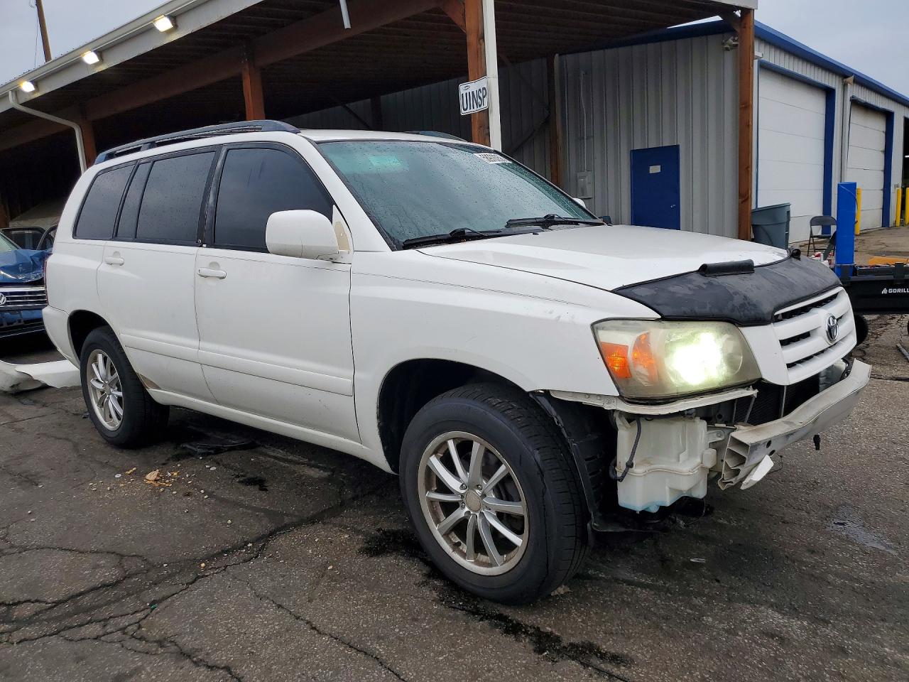 2004 TOYOTA HIGHLANDER
