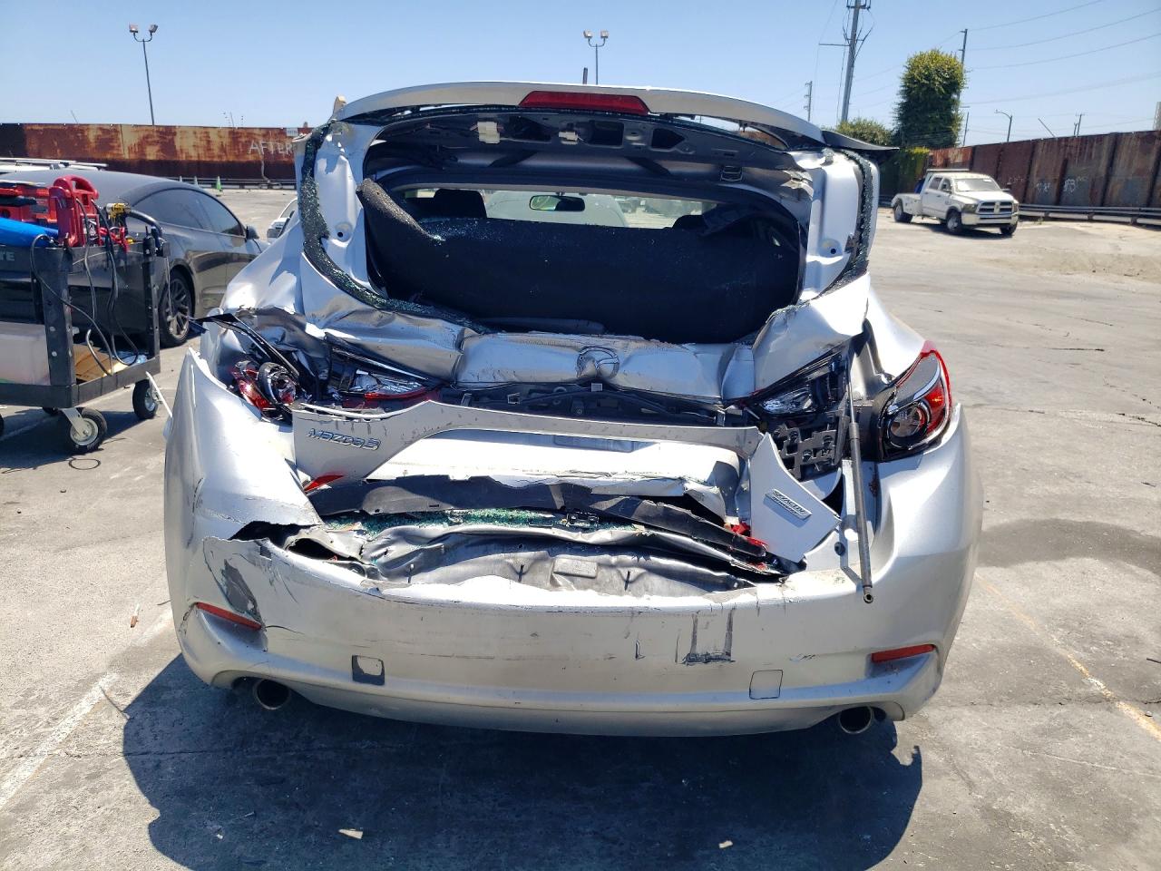 2017 MAZDA 3