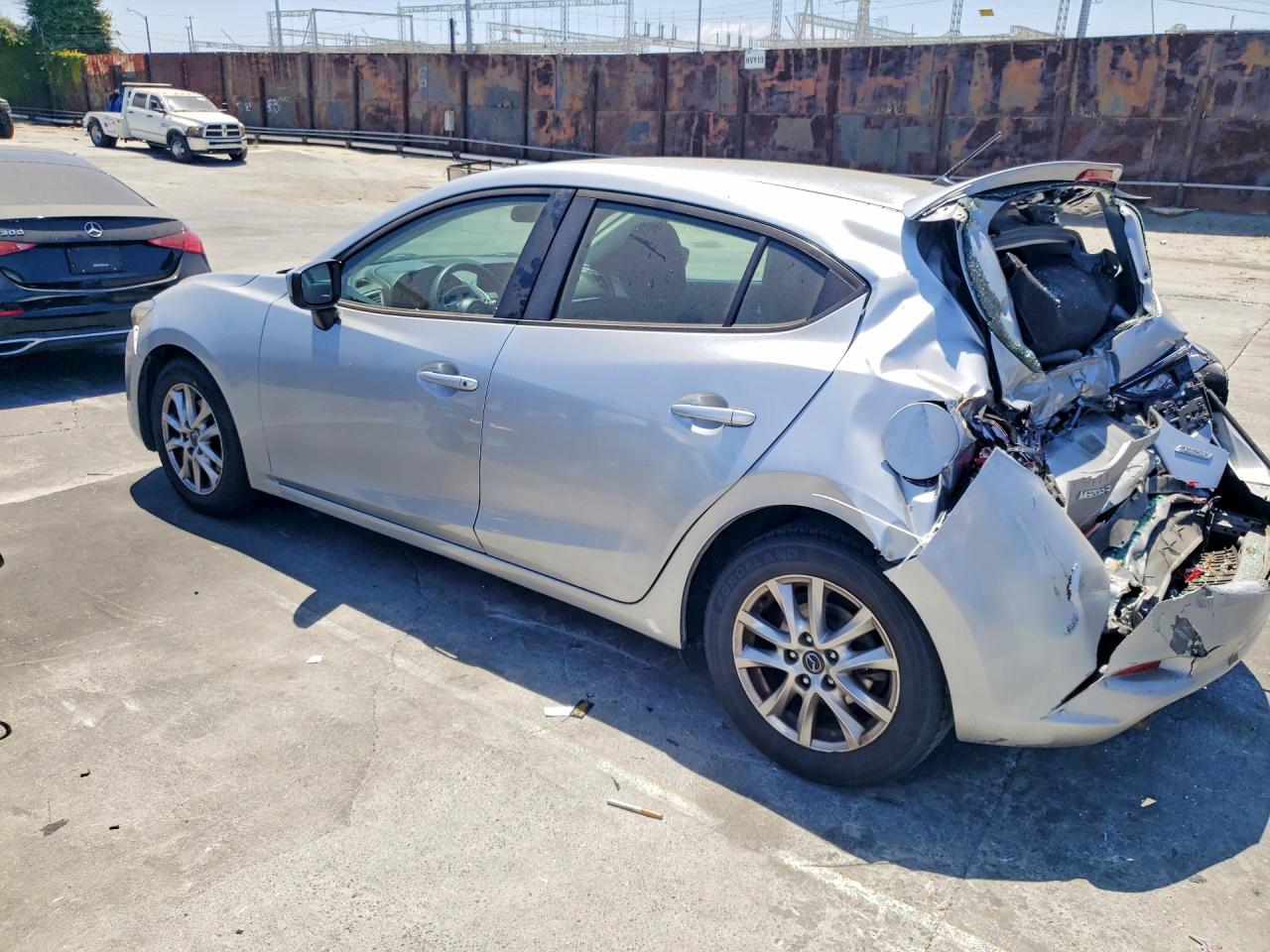 2017 MAZDA 3