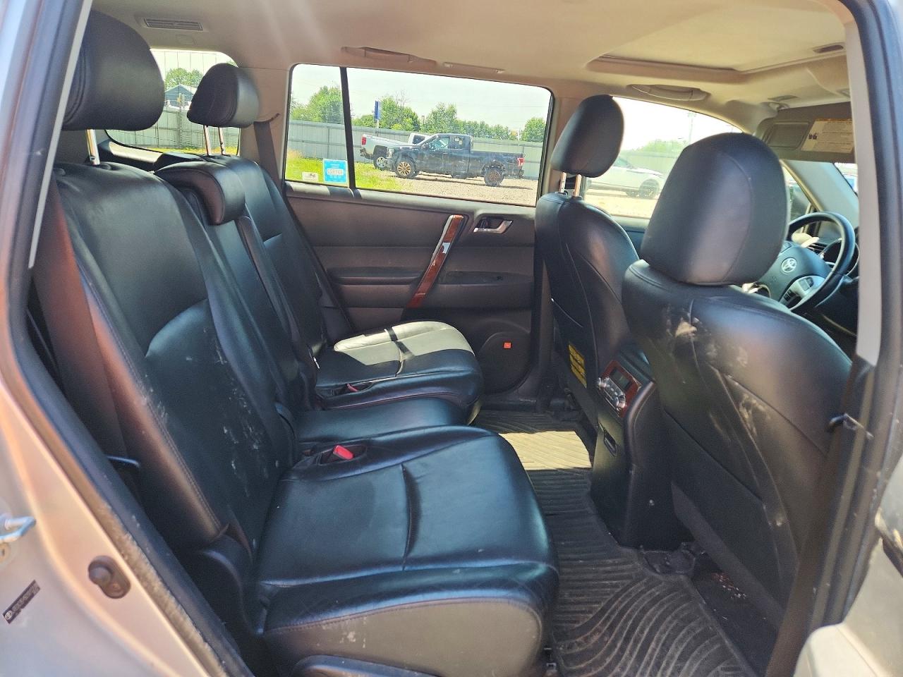 2013 TOYOTA HIGHLANDER