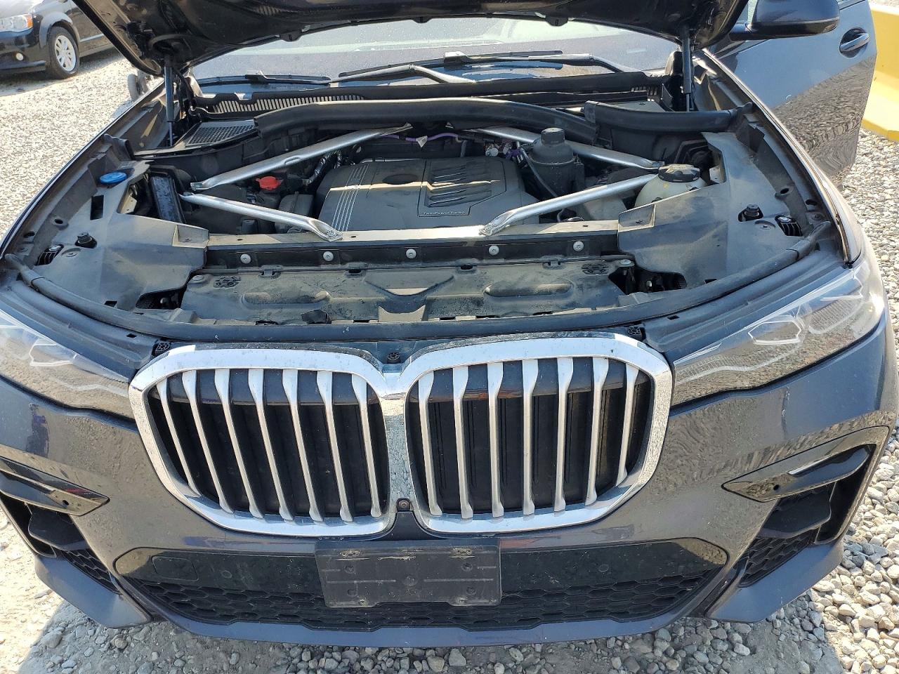 2021 BMW X7