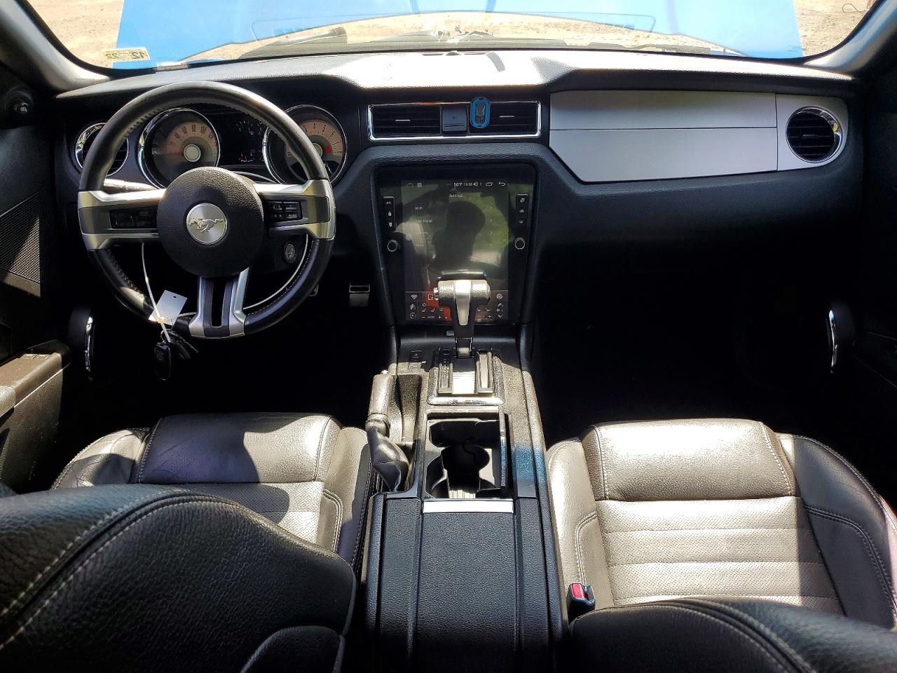 2025 FORD MUSTANG V6