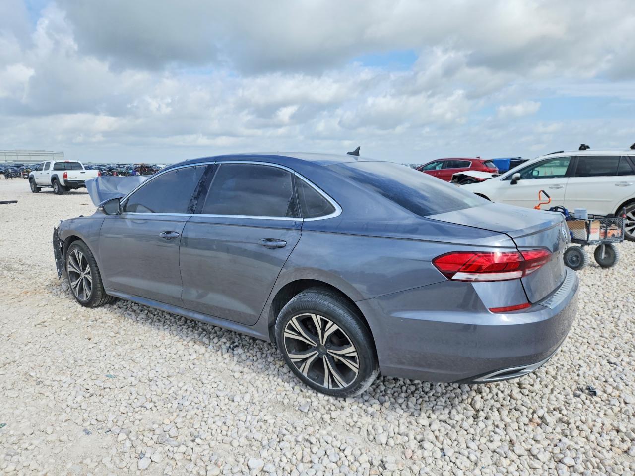 2022 VOLKSWAGEN PASSAT