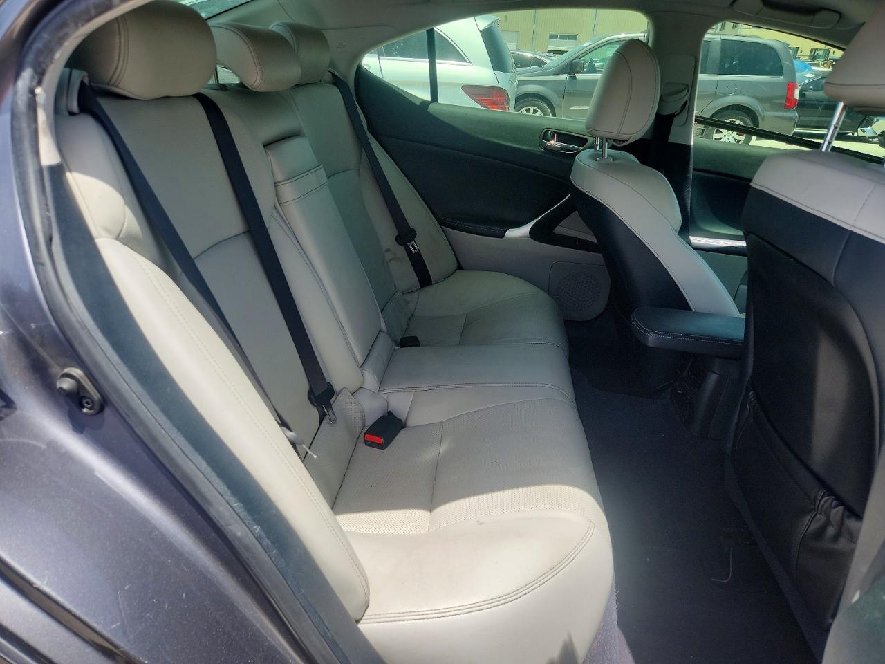2013 LEXUS IS