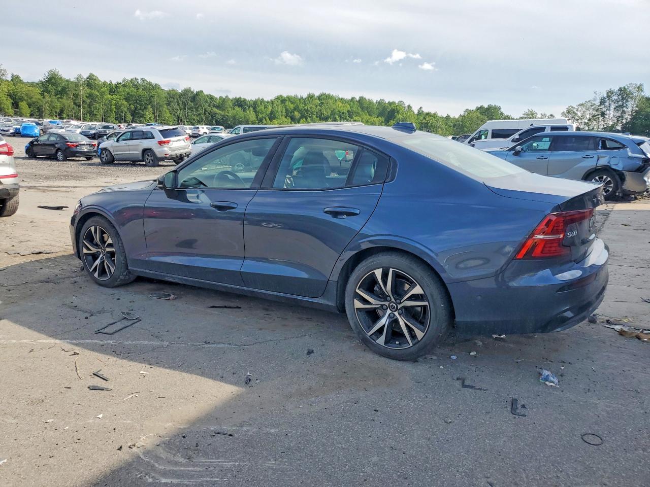 2023 VOLVO S60