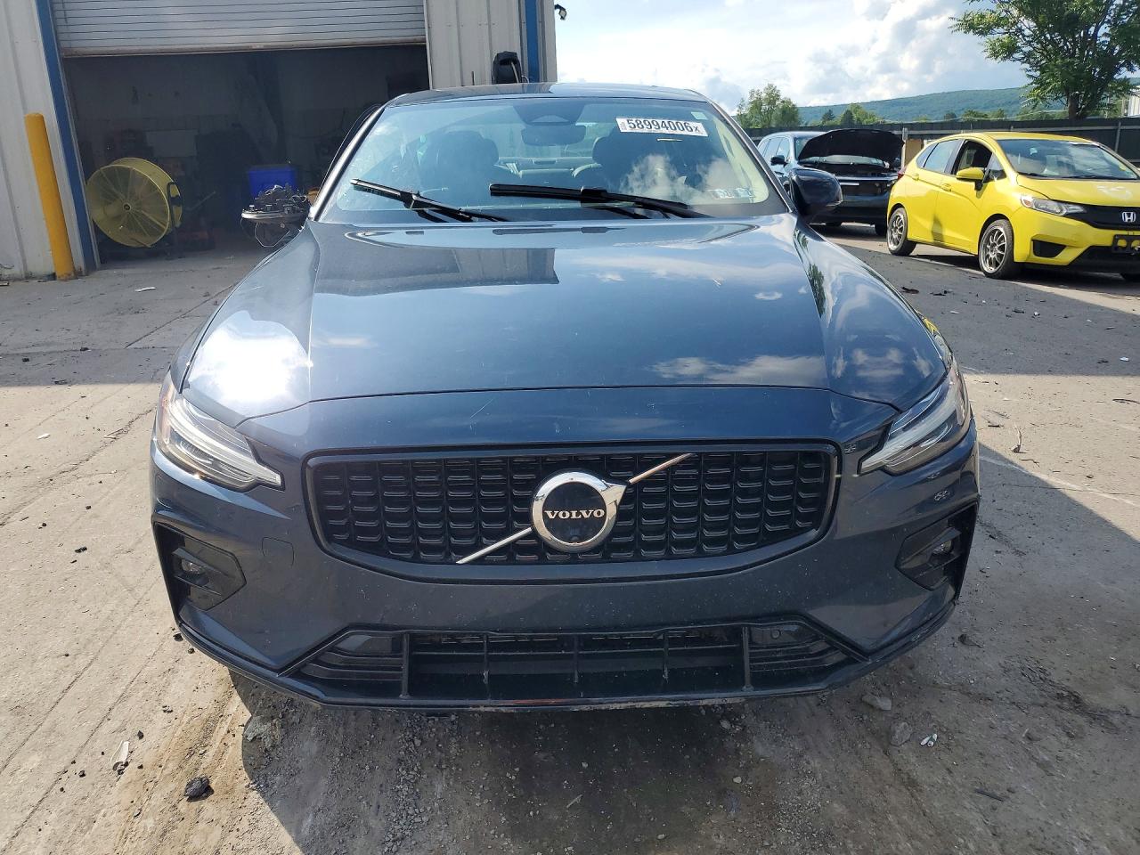 2023 VOLVO S60