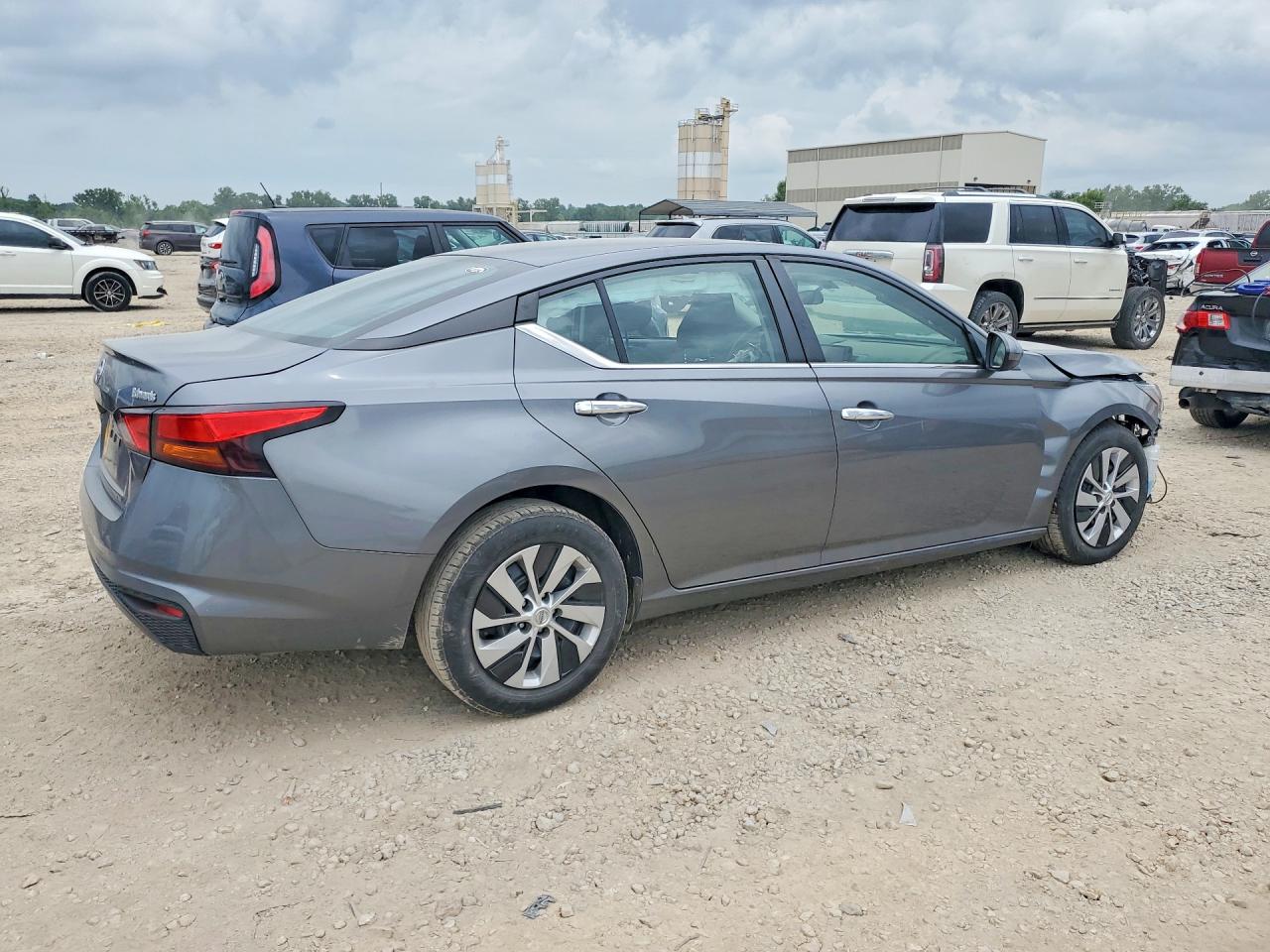 2022 NISSAN ALTIMA