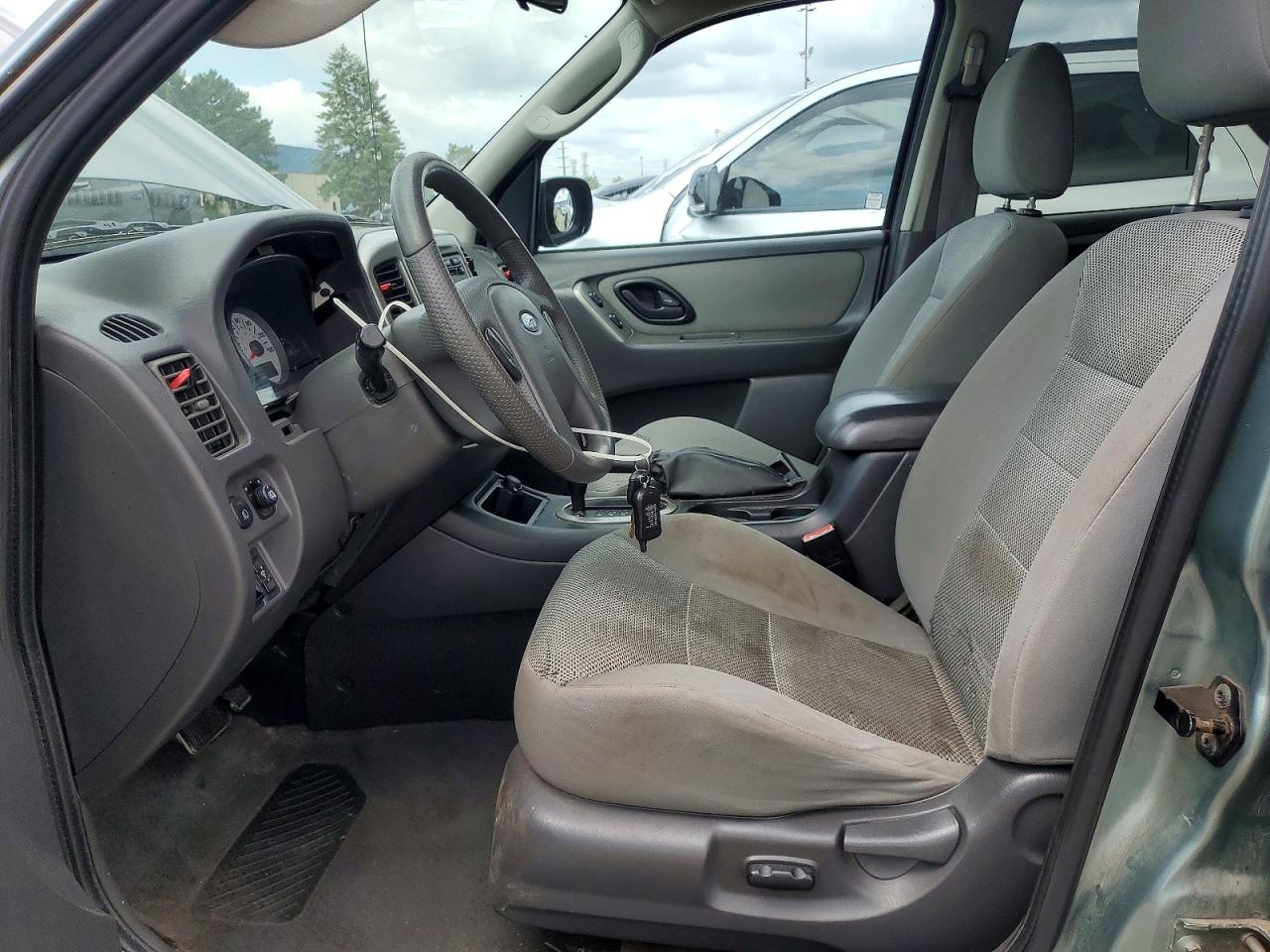 2005 FORD ESCAPE