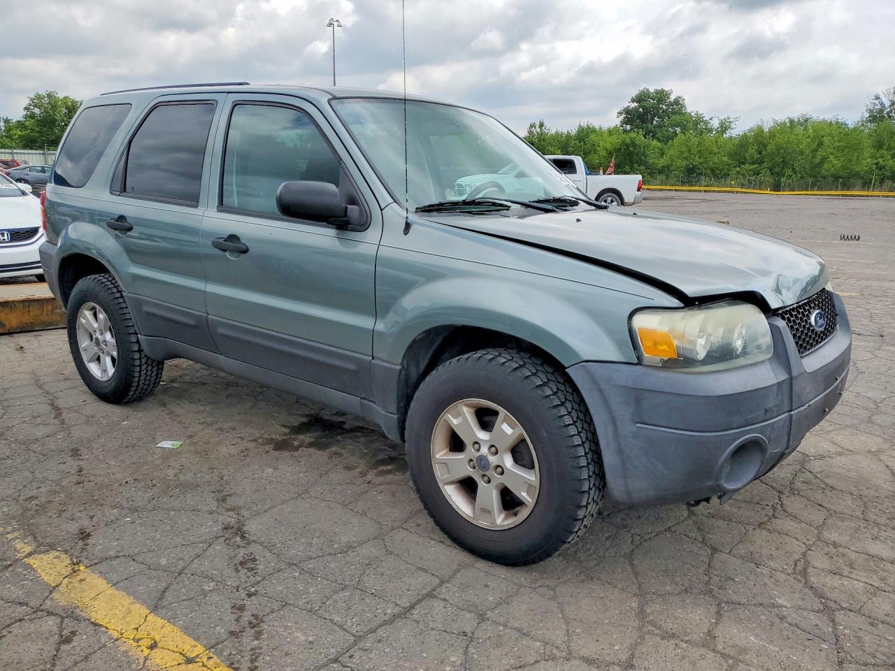 2005 FORD ESCAPE