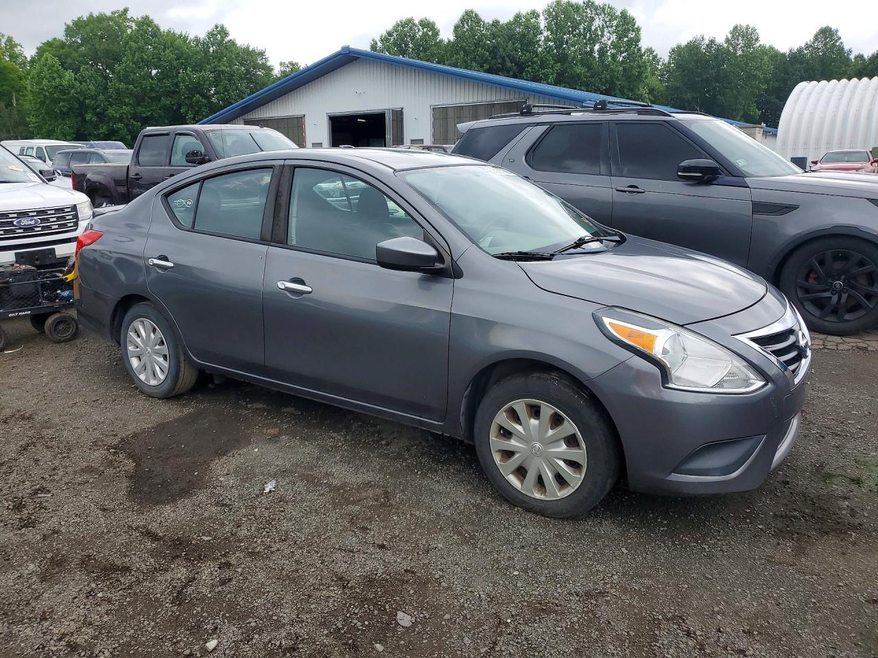 2017 NISSAN VERSA