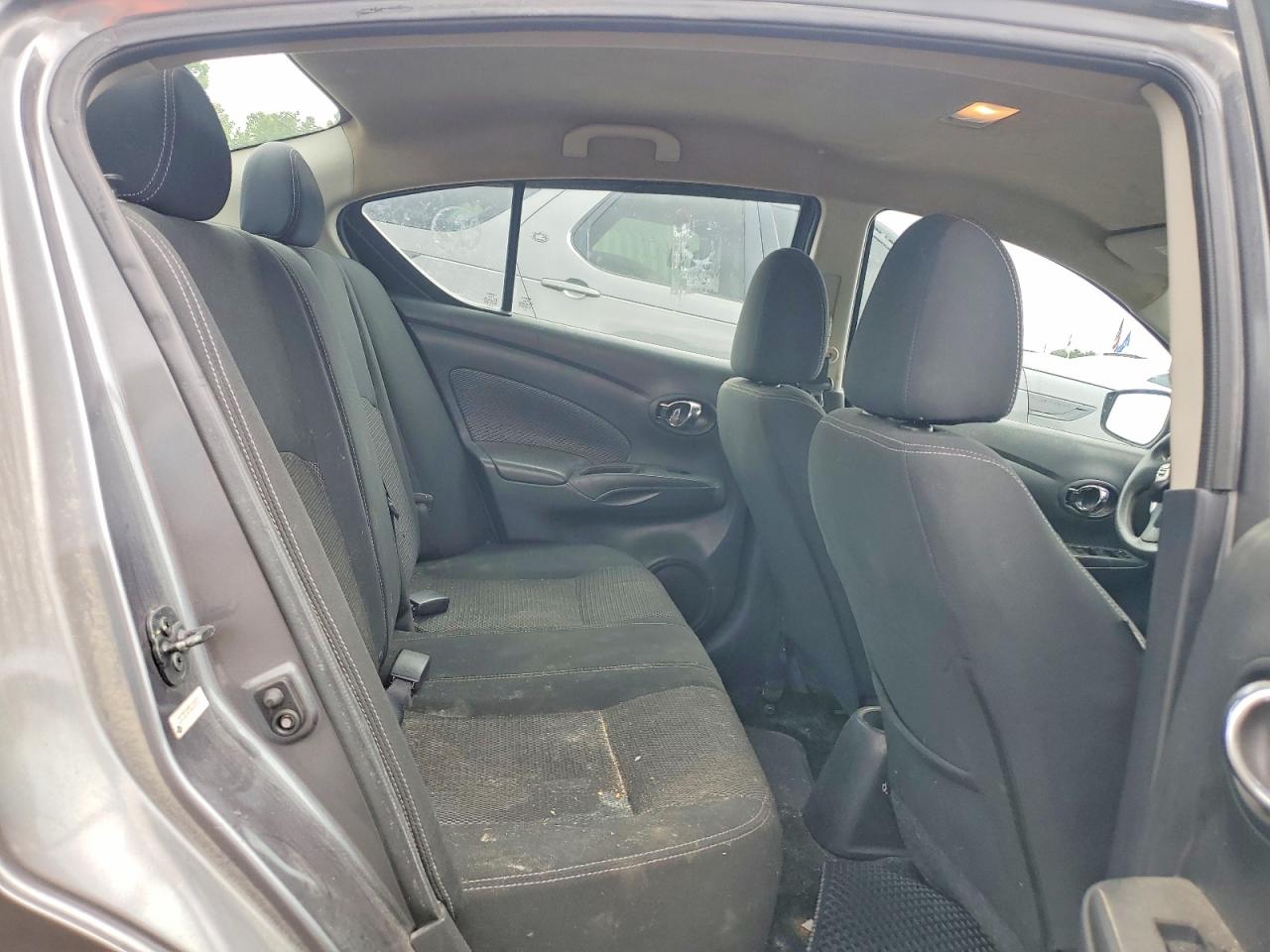 2017 NISSAN VERSA
