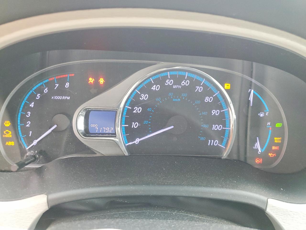 2011 TOYOTA SIENNA