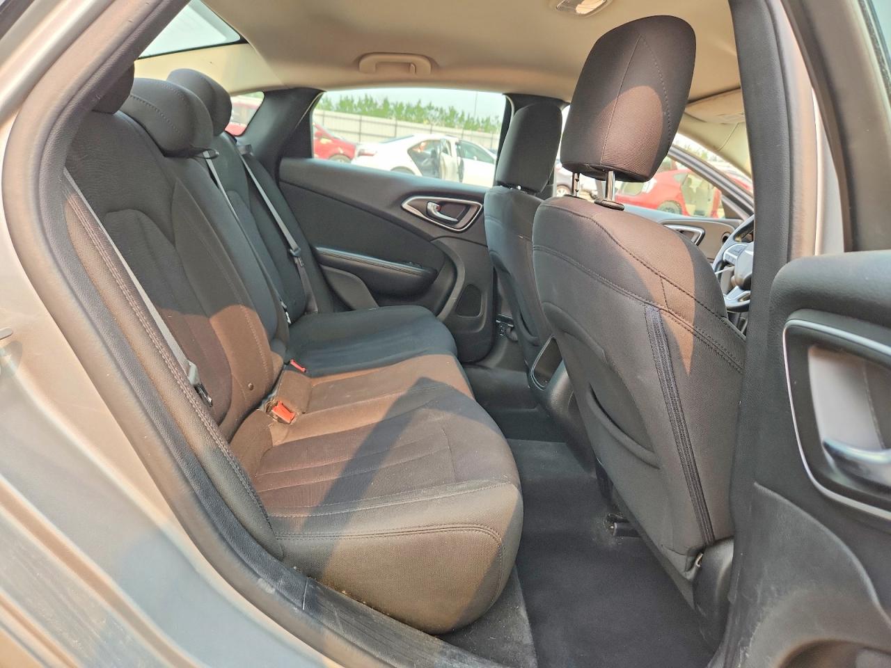 2015 CHRYSLER 200