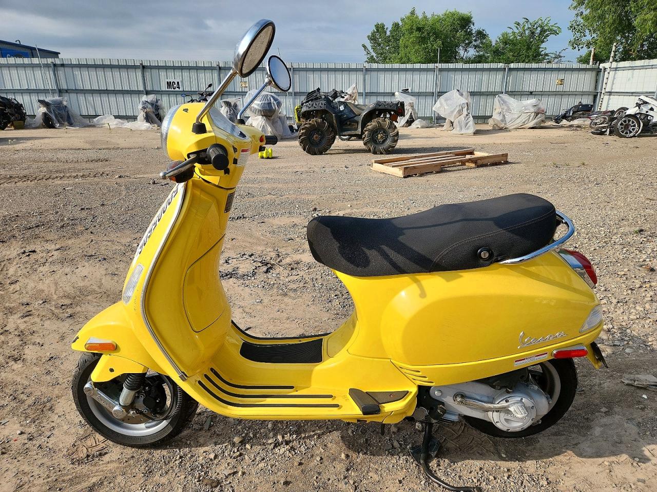 2008 VESPA SCOOTER