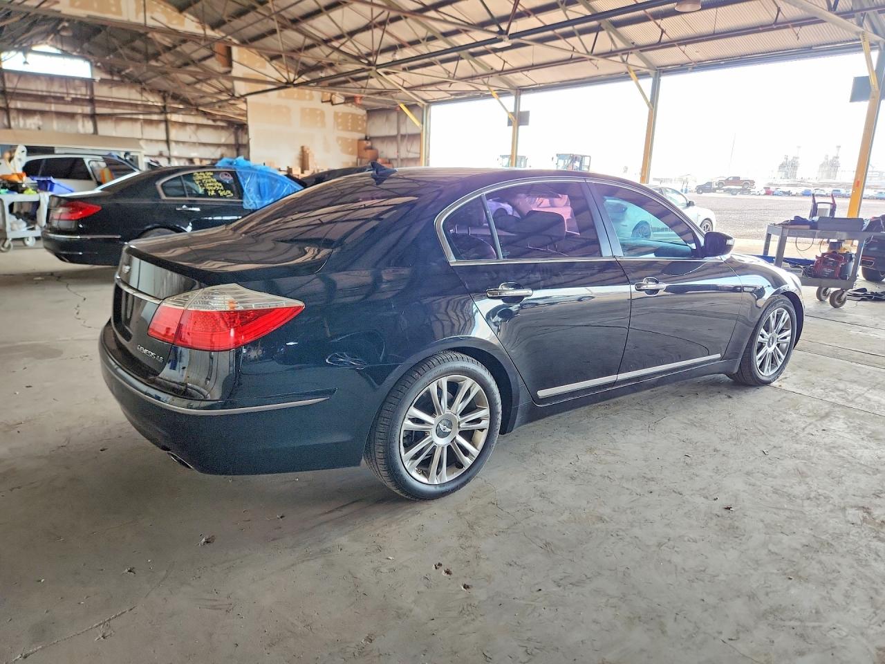 2011 HYUNDAI GENESIS