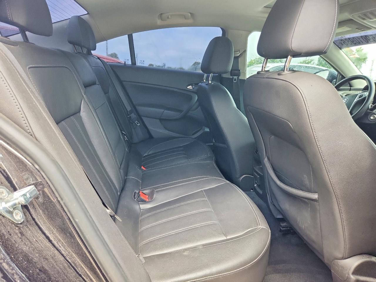 2011 BUICK REGAL