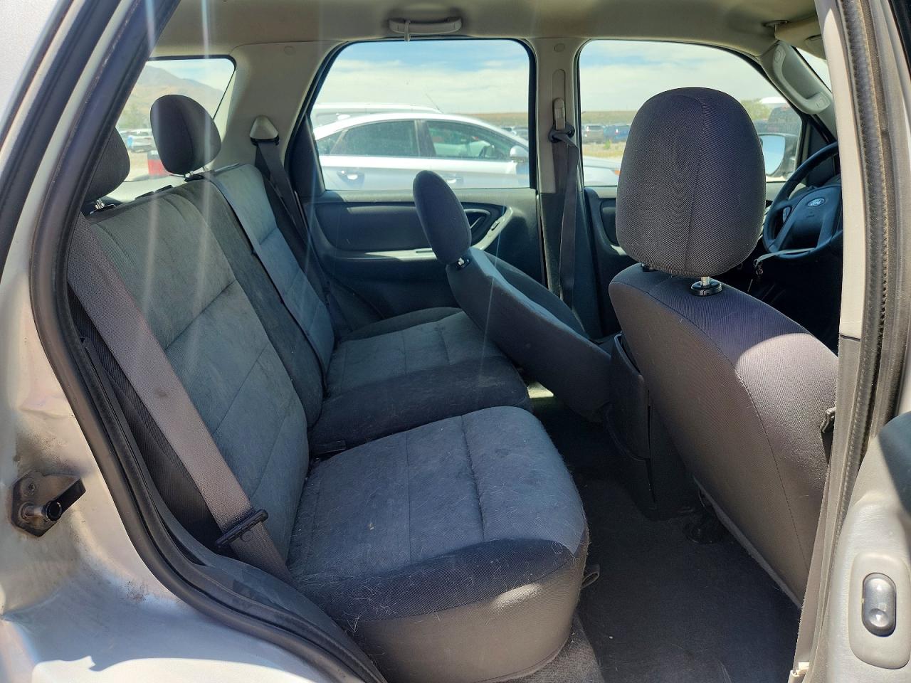 2005 FORD ESCAPE