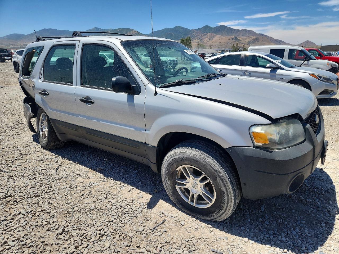 2005 FORD ESCAPE