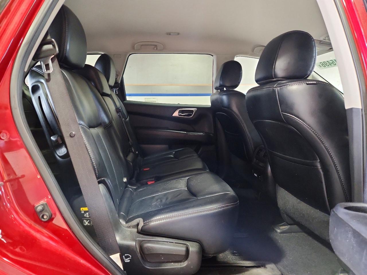 2017 NISSAN PATHFINDER