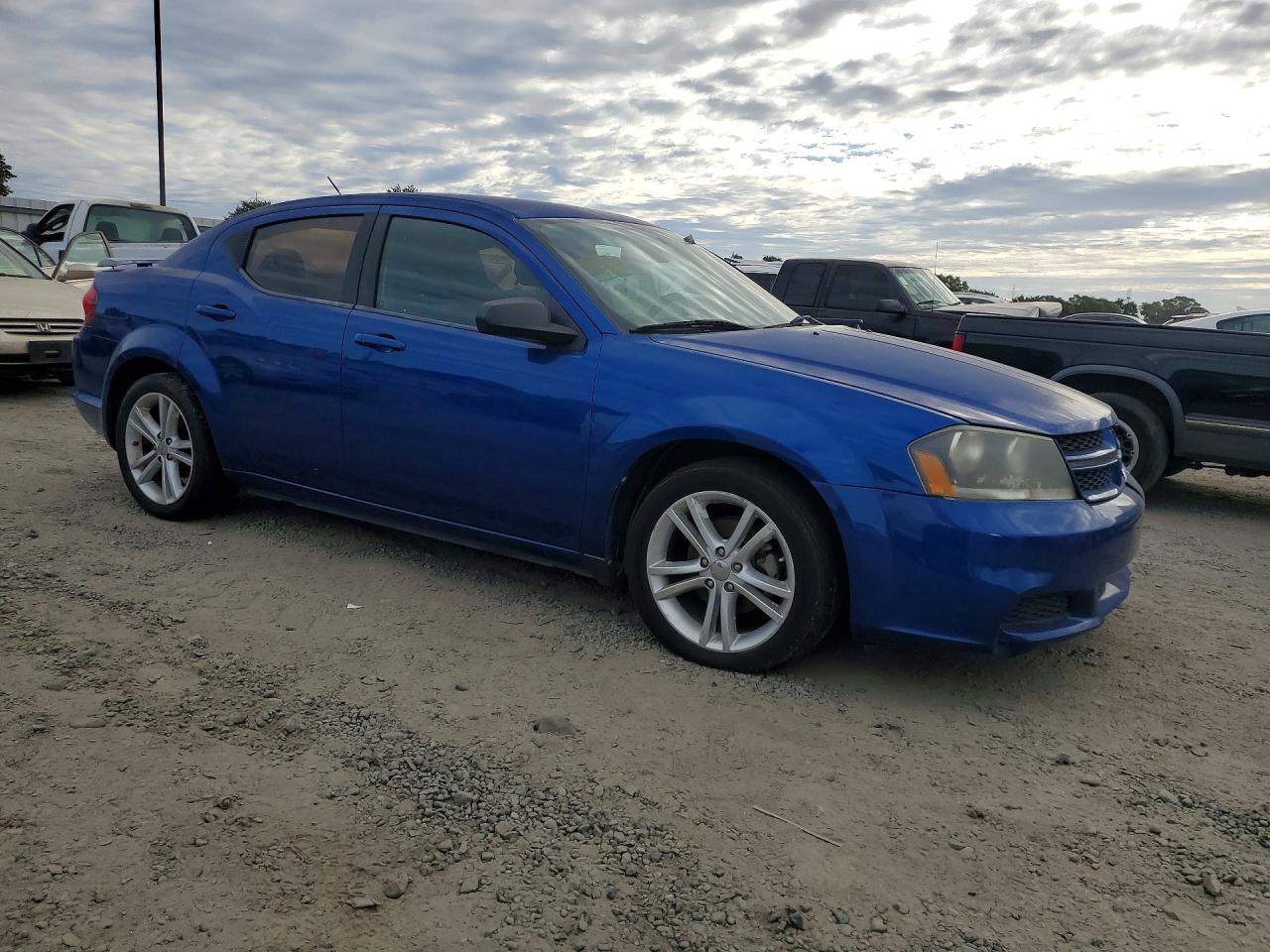 2013 DODGE AVENGER