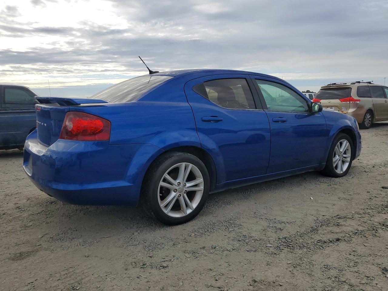 2013 DODGE AVENGER