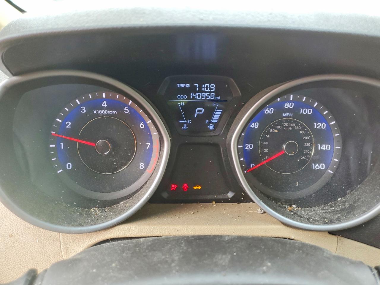 2013 HYUNDAI ELANTRA