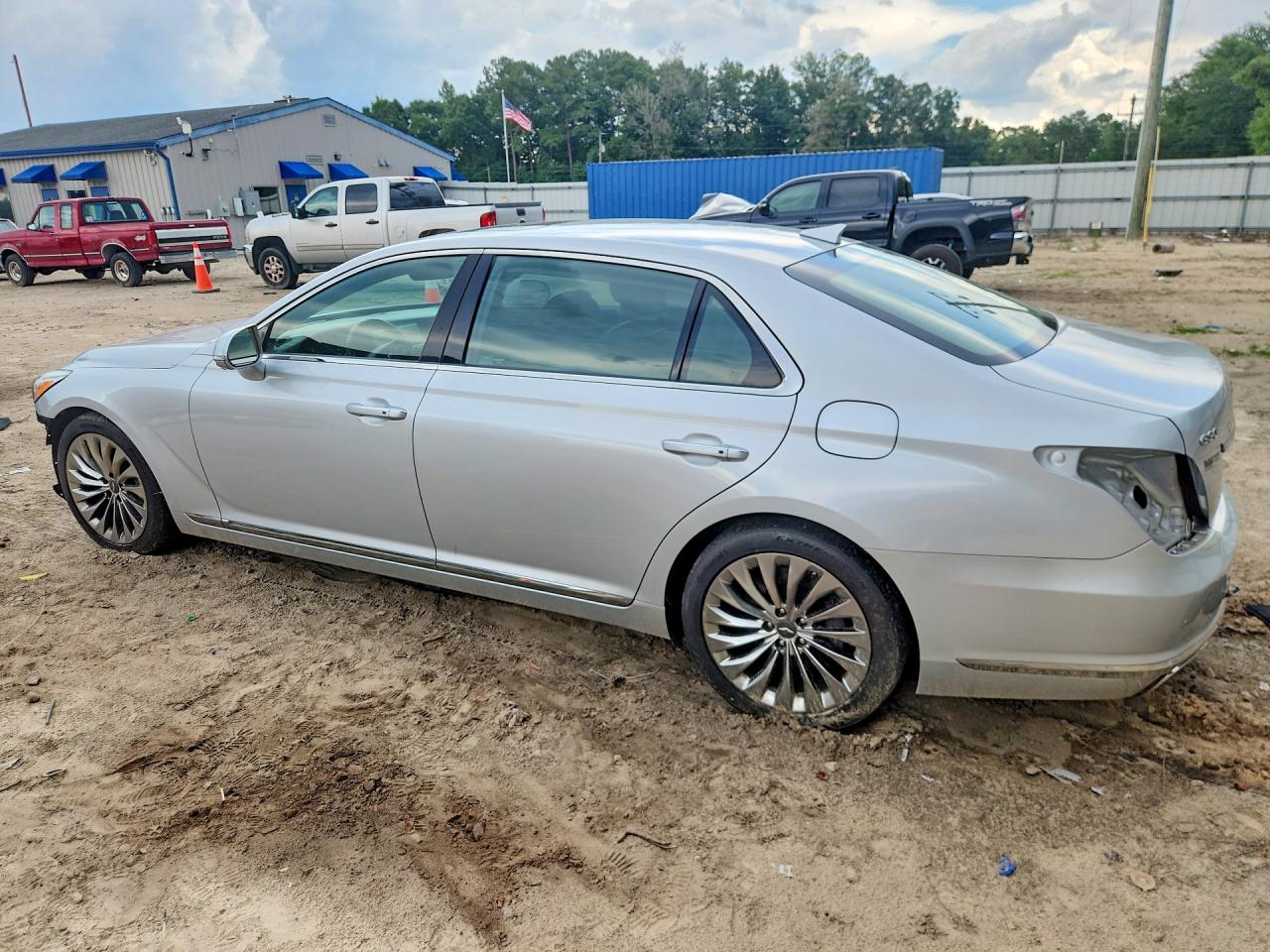 2017 GENESIS G90