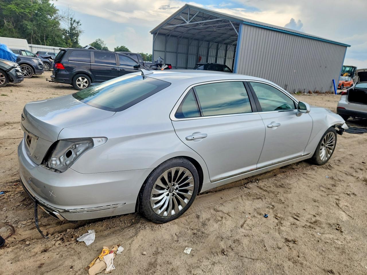 2017 GENESIS G90