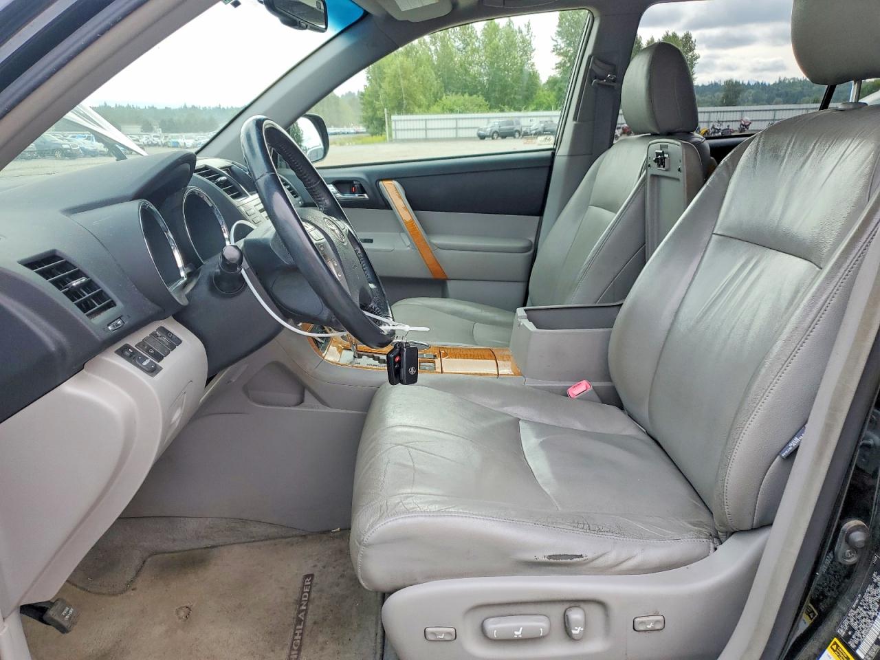 2010 TOYOTA HIGHLANDER