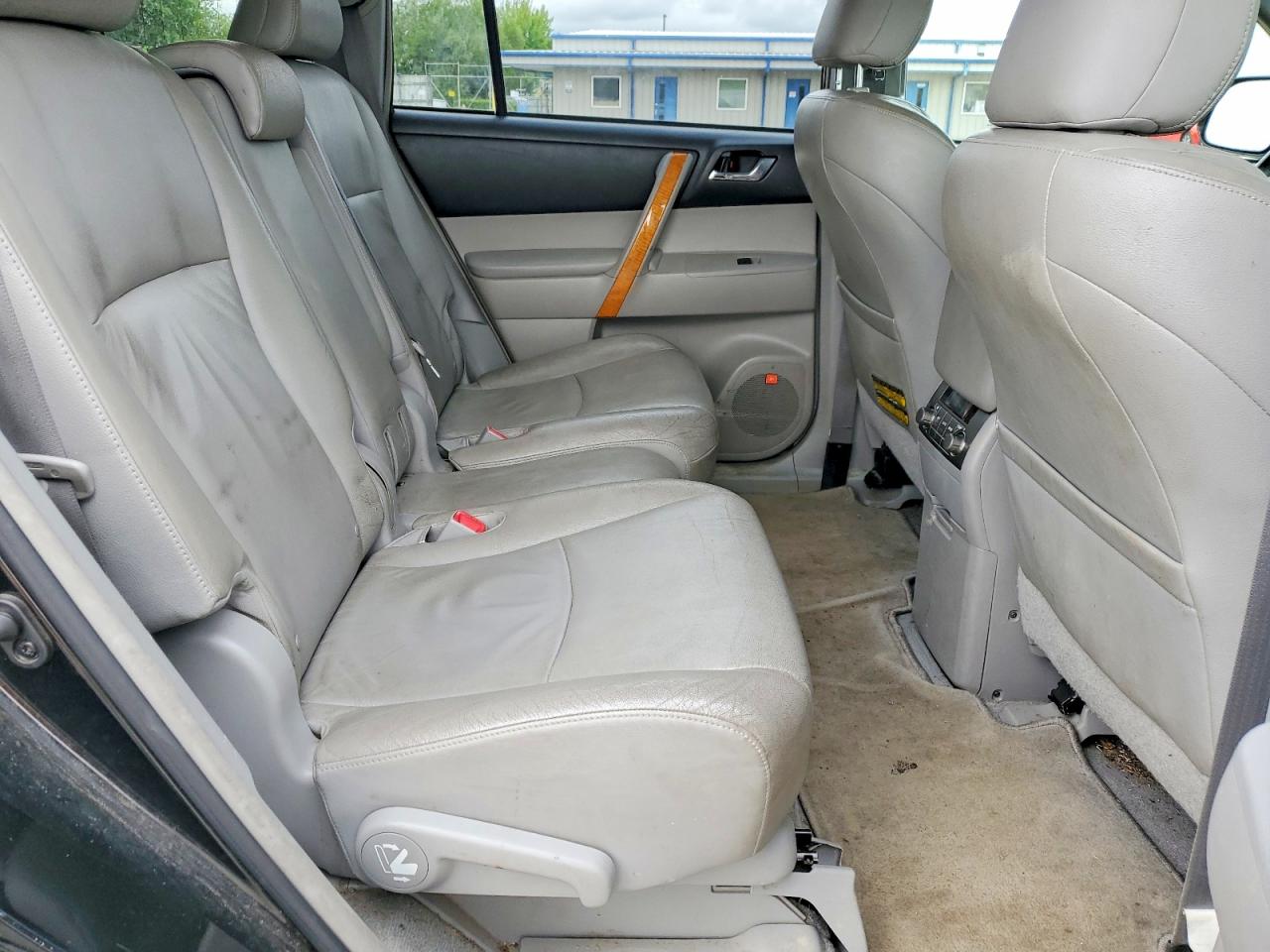 2010 TOYOTA HIGHLANDER