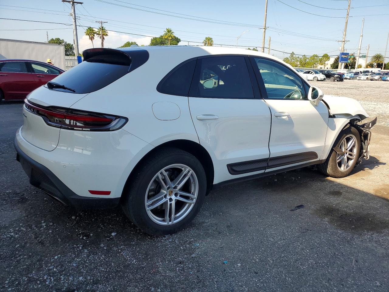 2024 PORSCHE MACAN