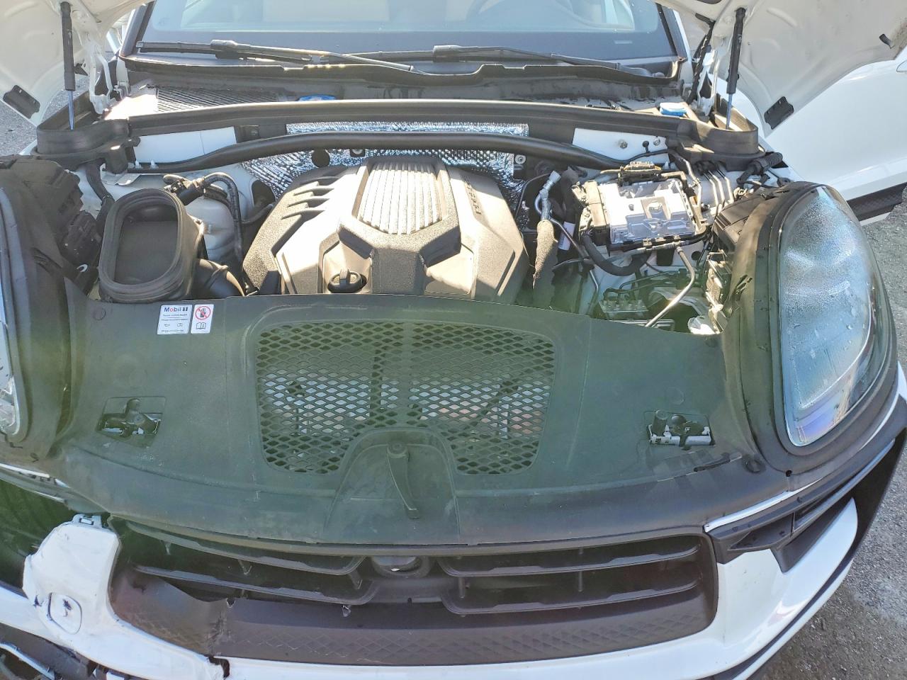 2024 PORSCHE MACAN