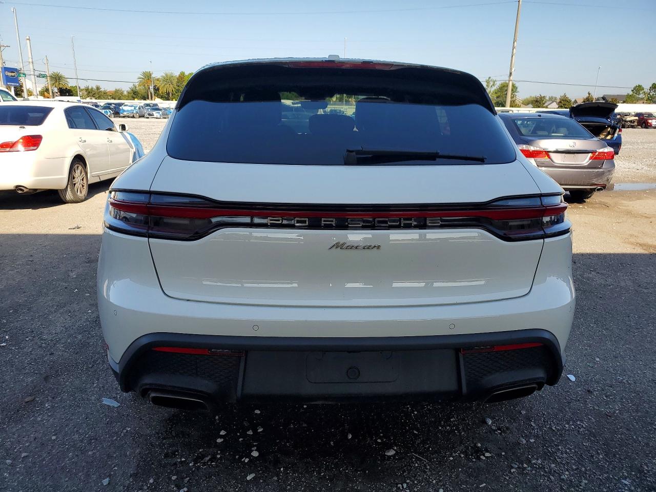 2024 PORSCHE MACAN