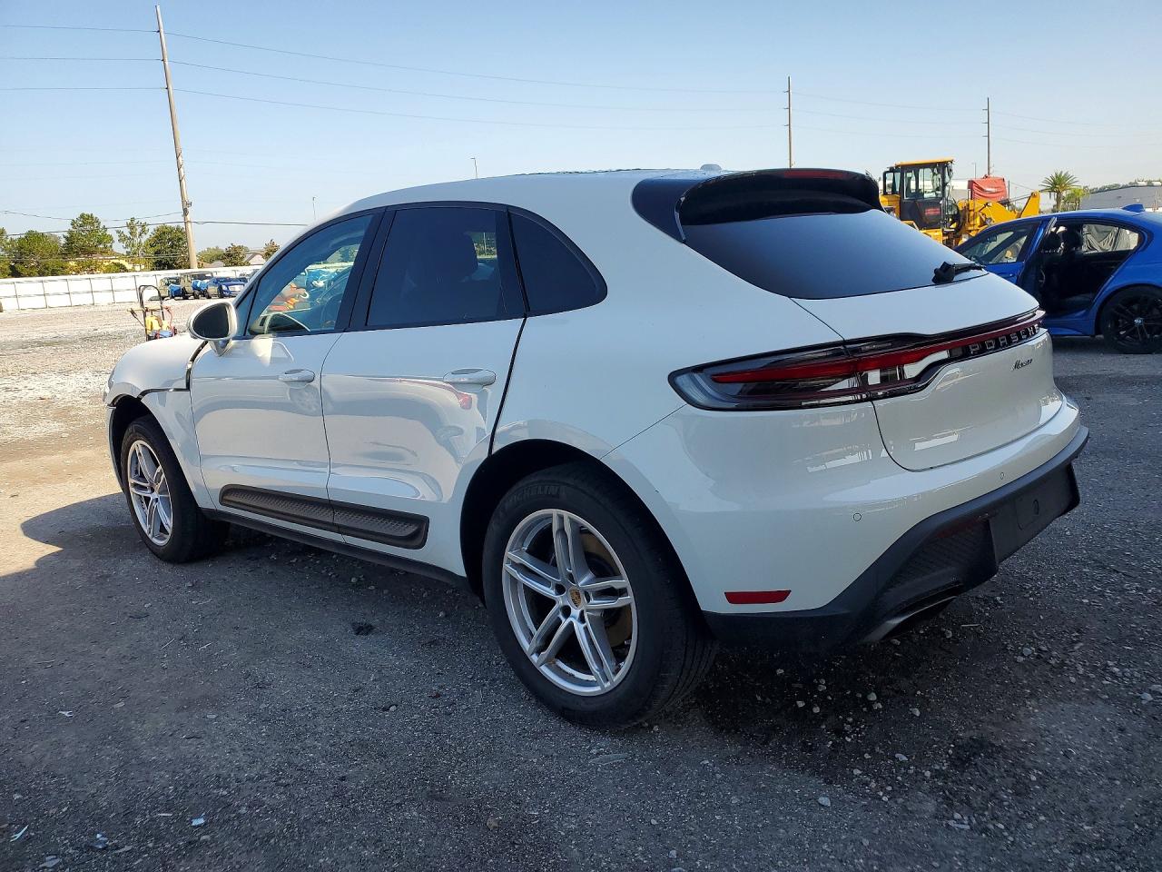 2024 PORSCHE MACAN