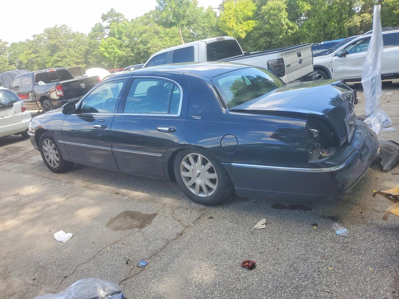 2009 LINCOLN TOWNCAR