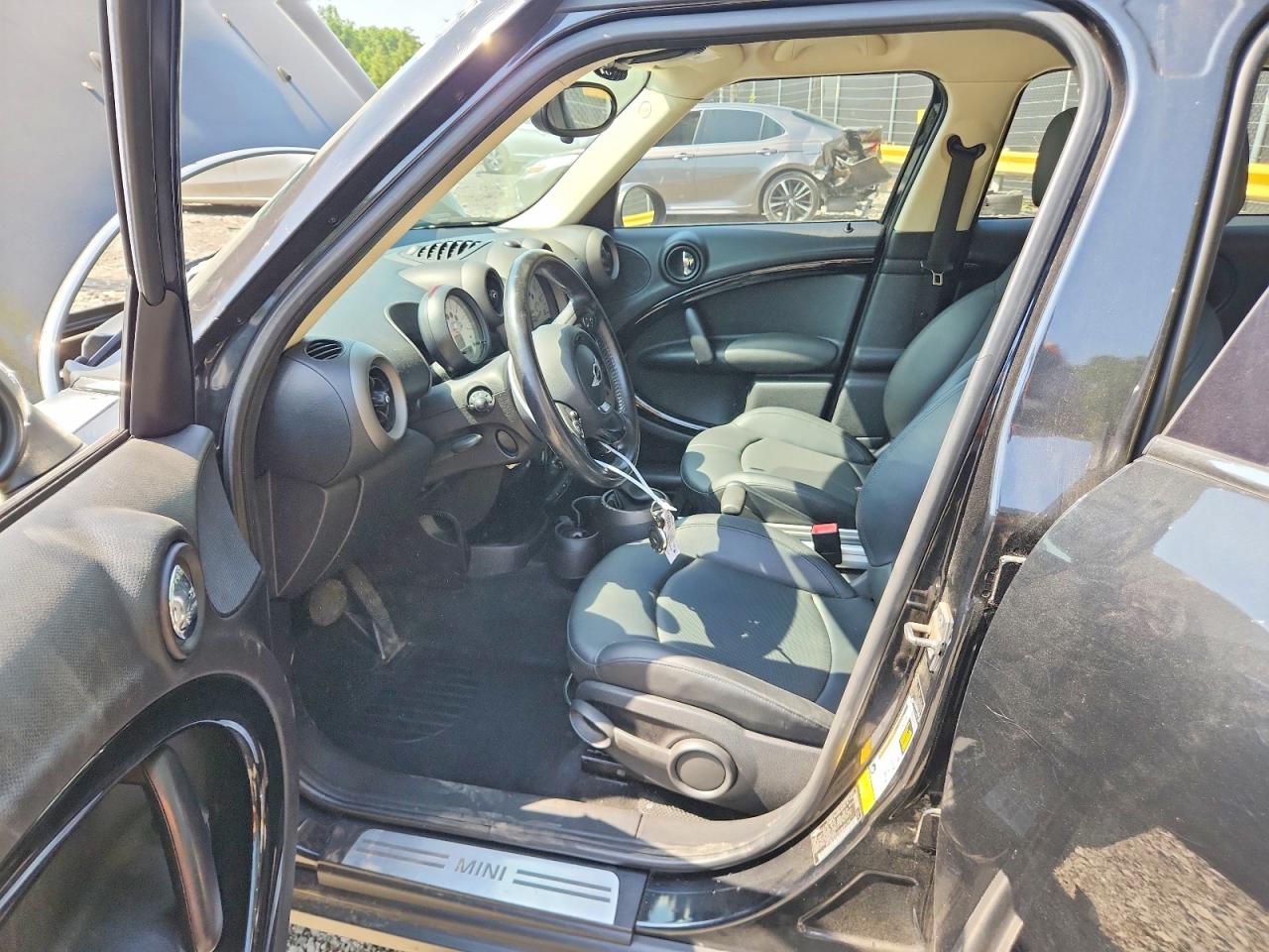 2011 MINI COOPER