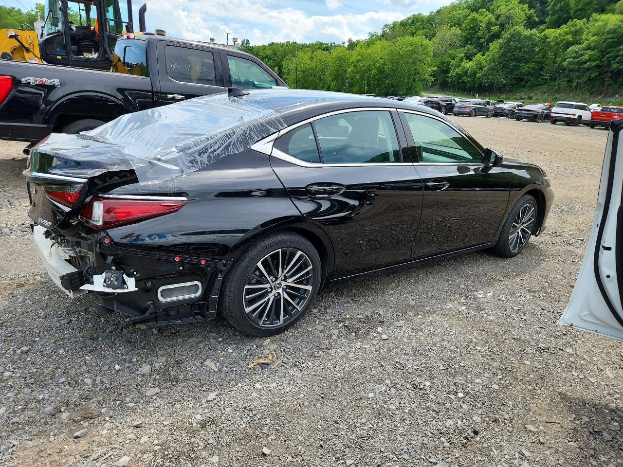 2024 LEXUS ES350