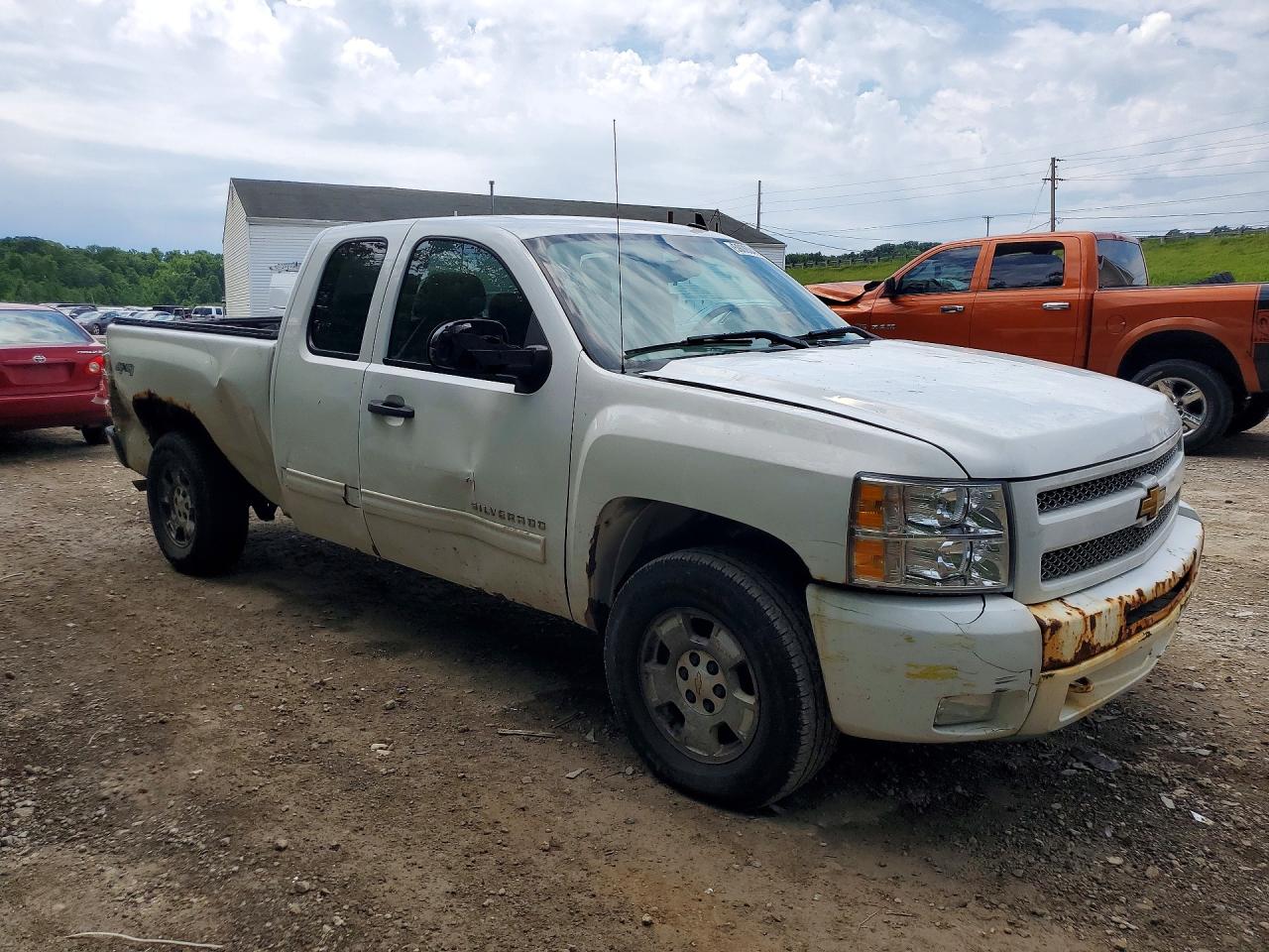2011 CHEVROLET SILVERADO