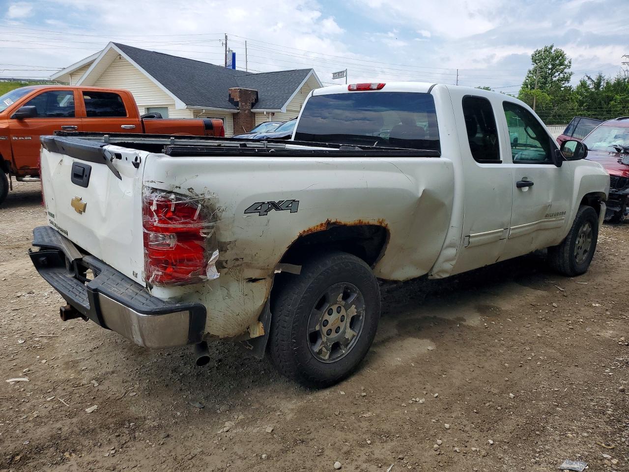 2011 CHEVROLET SILVERADO