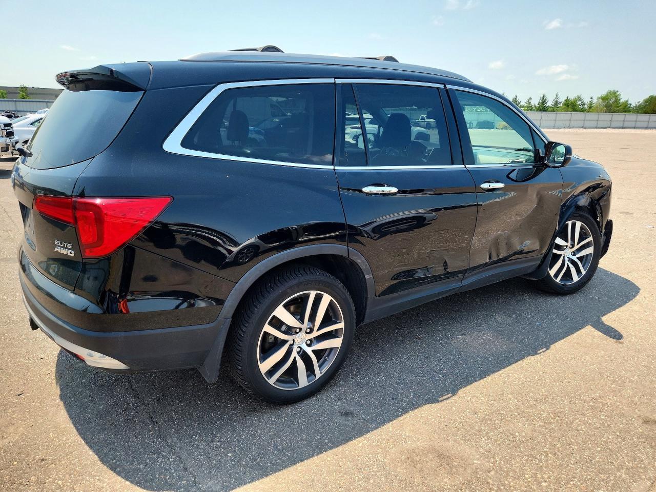 2017 HONDA PILOT