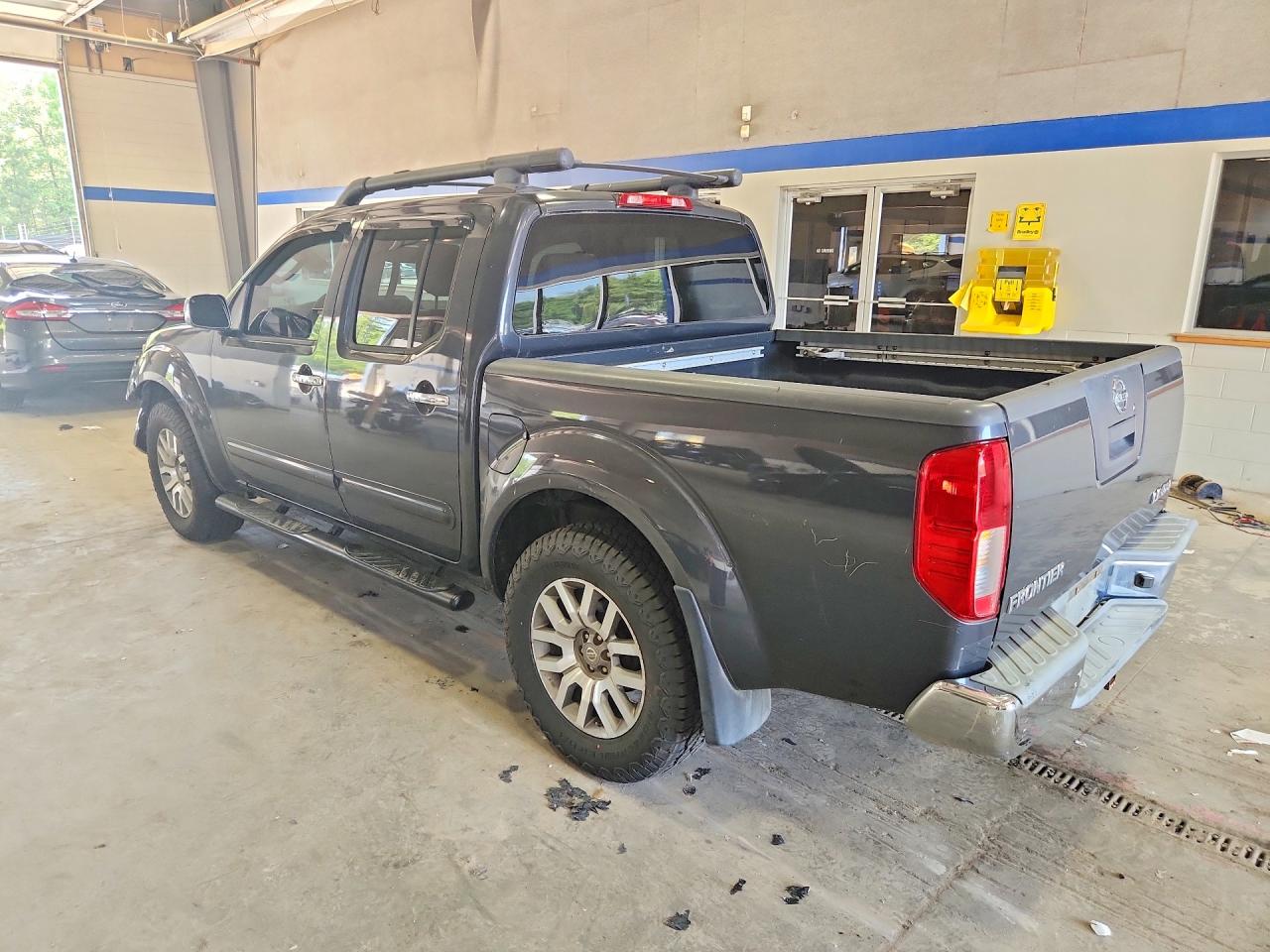 2010 NISSAN FRONTIER