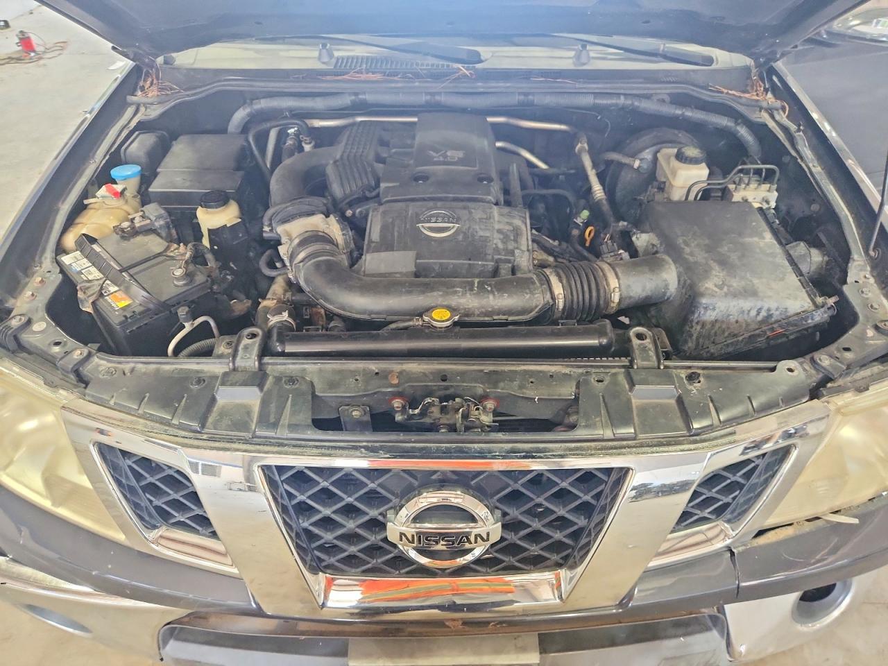 2010 NISSAN FRONTIER