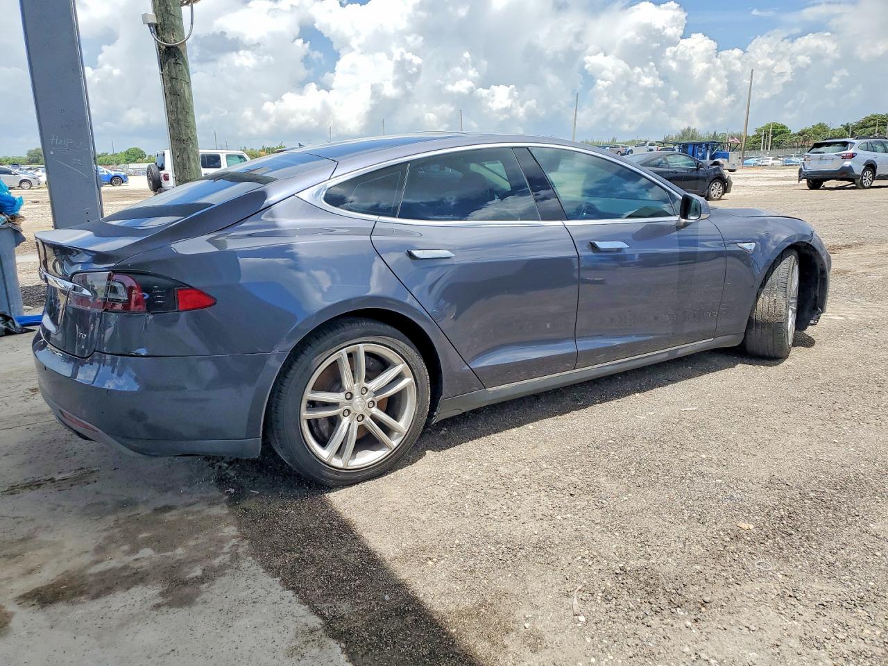 2016 TESLA MODEL S