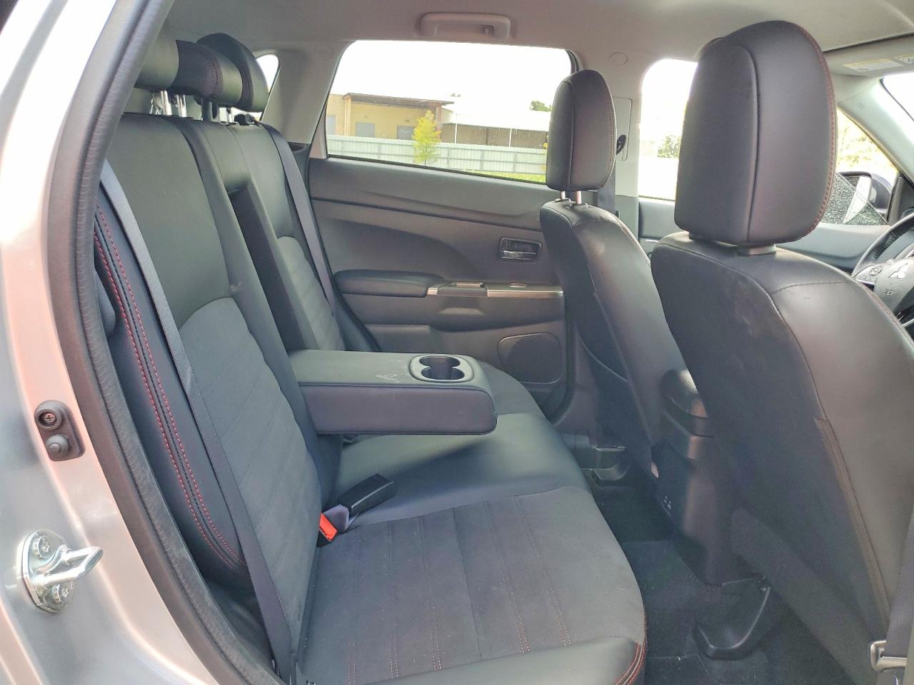 2025 MITSUBISHI OUTLANDER
