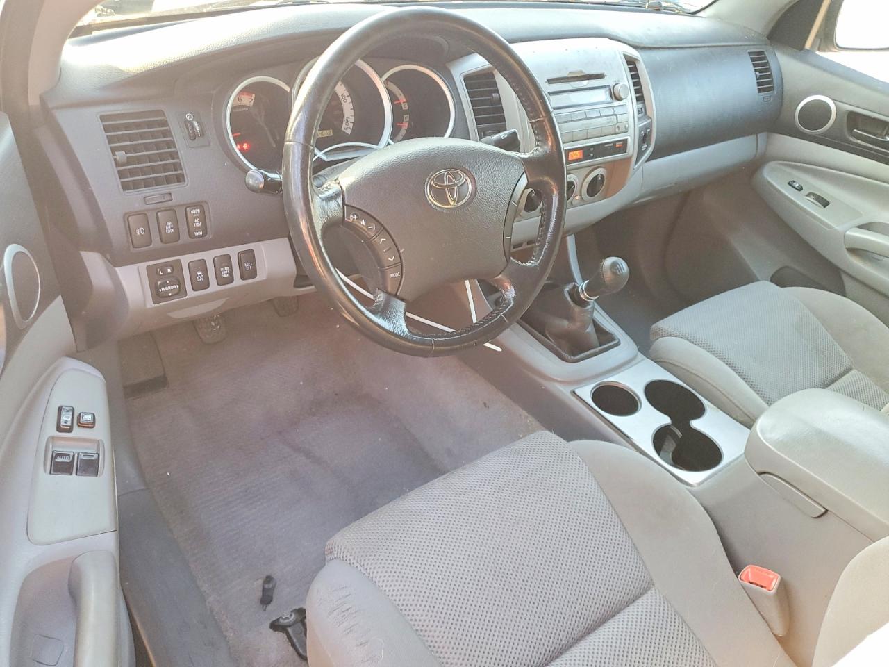 2011 TOYOTA TACOMA